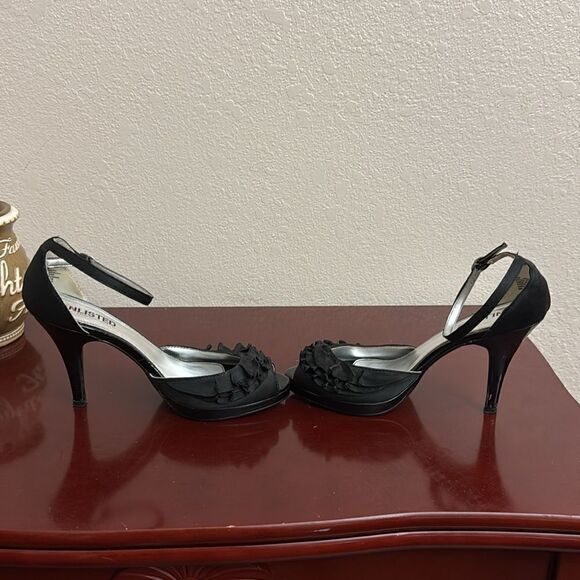 š UnlistedāAāKENNETHāCOLEĀ BLACKāHEELSāš - Picture 7 of 7